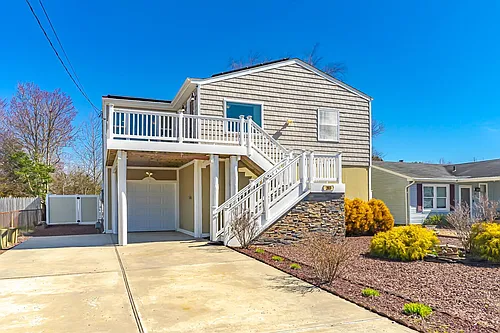 203 Lakewood Ct Photo 1