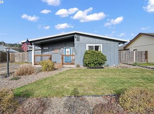 1532 E Chamberlain Ave, Cottage Grove, OR 97424