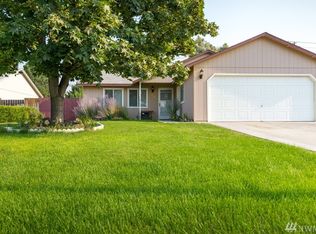 1608 E Apple Cup Rd, Moses Lake, WA 98837