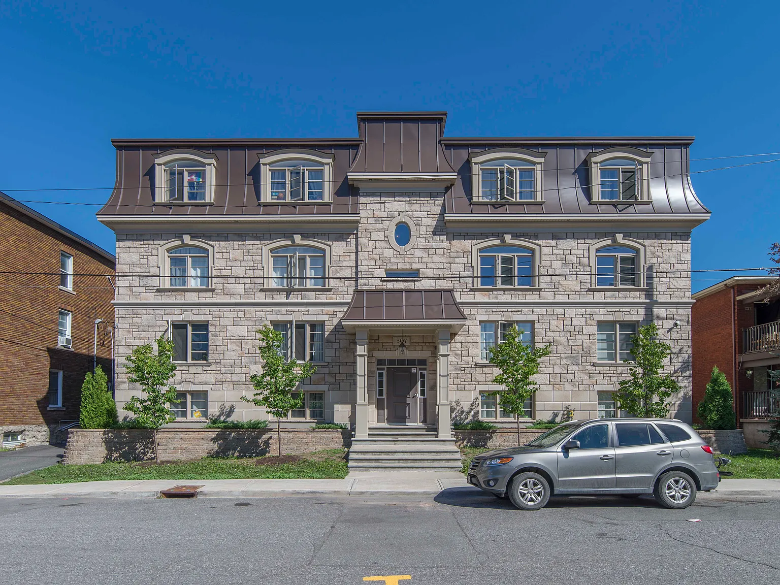307 Lebreton St South — Photo 2