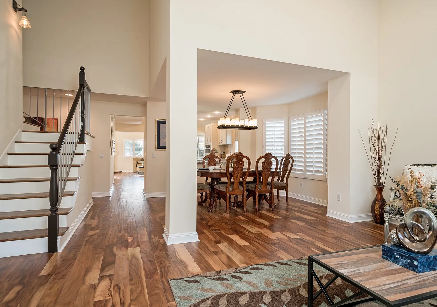 Gorgeous Upgraded Tamarack Point Home With Remodeled Dream Kitchen & West Facing Yard! — Photo 4