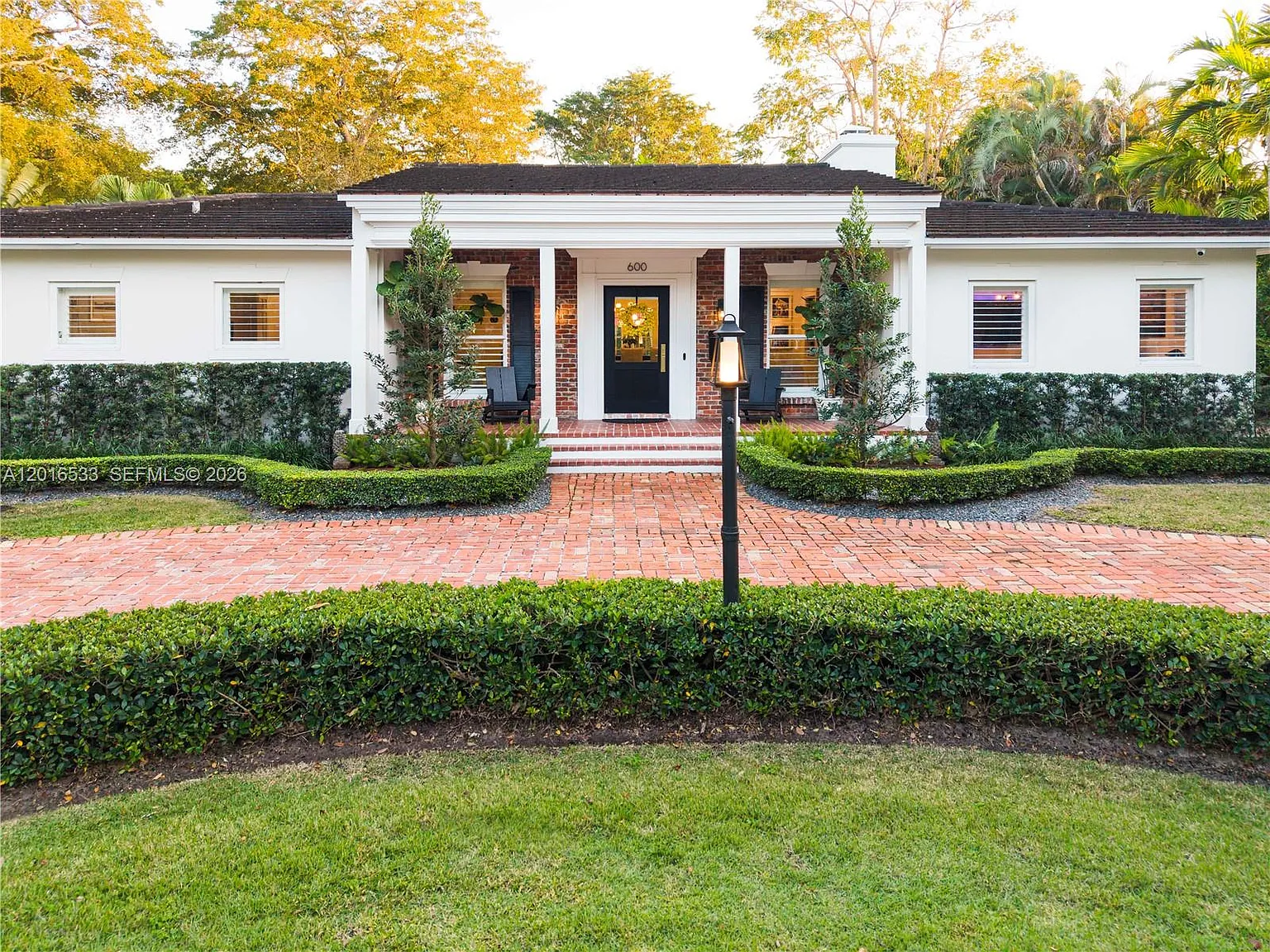 Coral Gables Riviera Sec — Photo 2