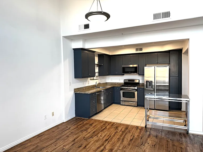 360 Avenue 26 #400 — Photo 3