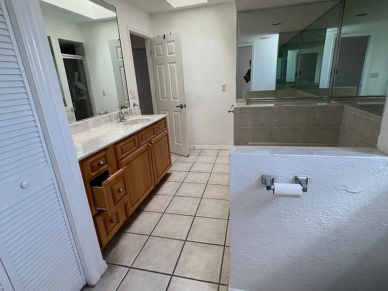 2092 Rio De Janeiro Ave — Photo 21