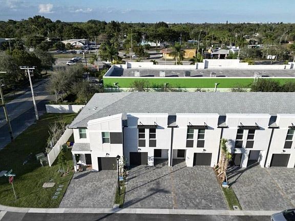 5th image of 3553 San Bernardino Way