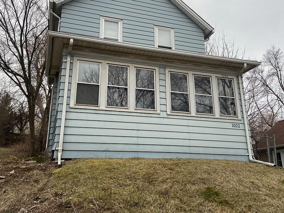 1st image of 1022 6th St E #1