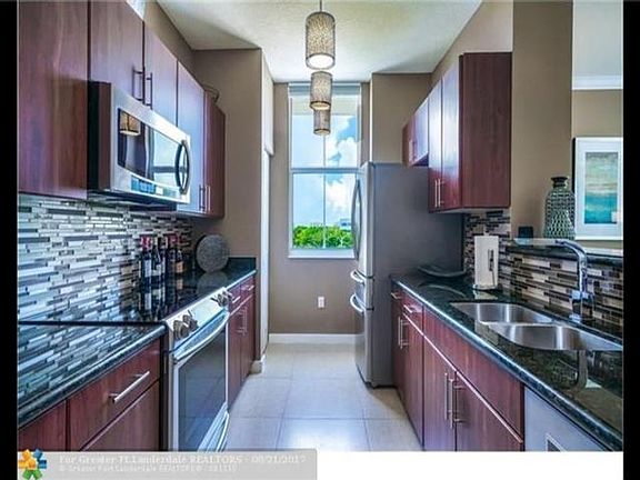3rd image of 2421 NE 65th St APT 605