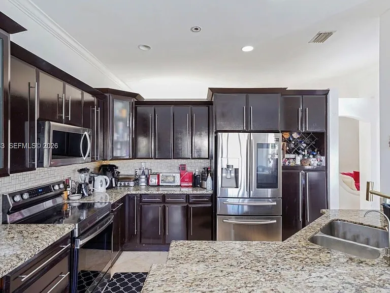 1400 Meadows Blvd — Photo 9