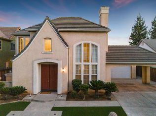 10403 E Fieldstone Ave, Clovis, CA 93619