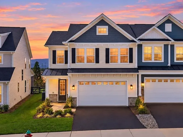 205 Springdale Rd, Waynesboro, VA 22980