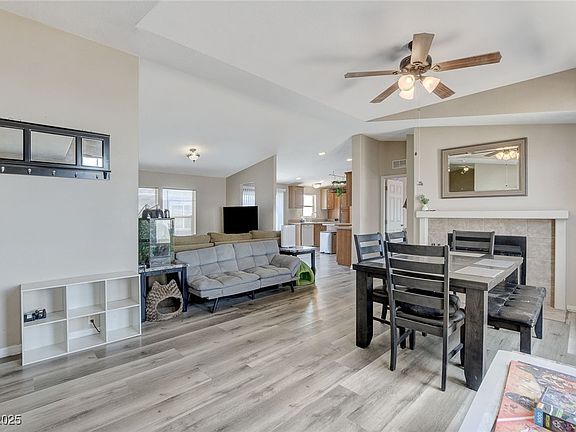 3rd image of 2248 Jo Anne Ln