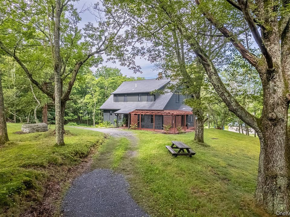 1st image of 405 Vista Maria Road