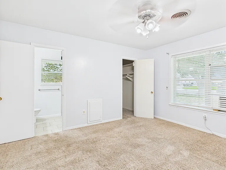 1402 Village Dr — Photo 24
