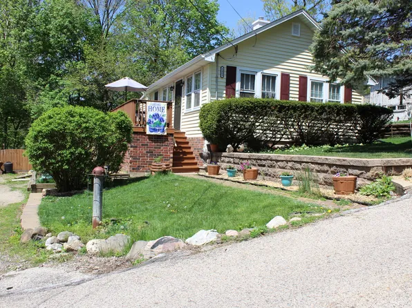 8409 Balder Dr, Cary, IL 60013