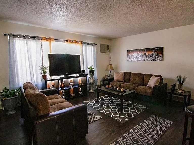 Ethan Terrace — Photo 14