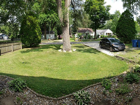 3rd image of 52087 Helmen Ave