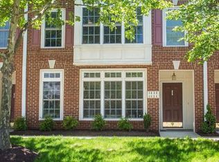 4634 Battenburg Ln #631, Fairfax, VA 22030
