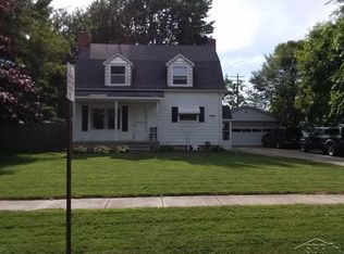 110 Southlawn Dr, Auburn, MI