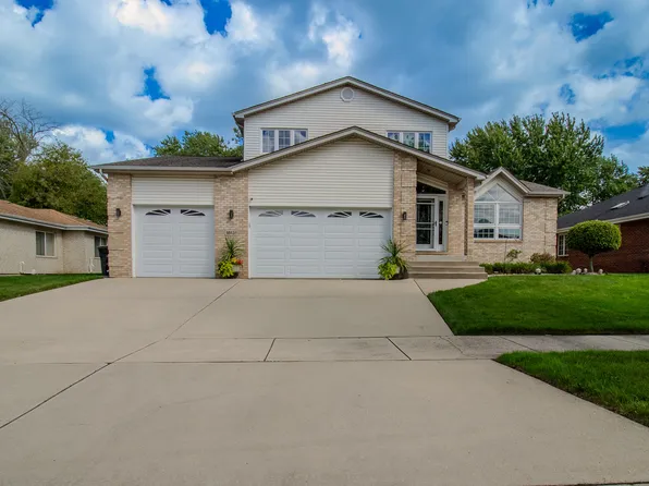 18131 Crystal Ln, Lansing, IL 60438