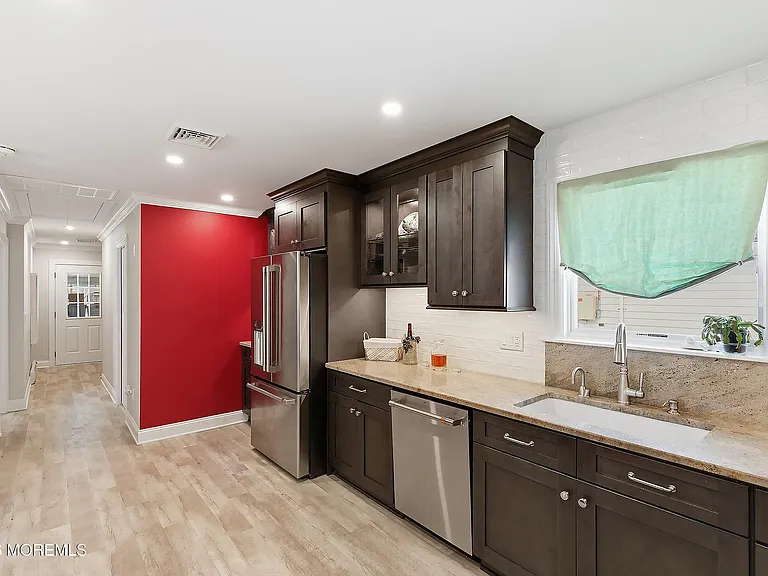 1734 Yorktowne Blvd — Photo 15