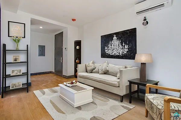 Rented by EXR | media 1