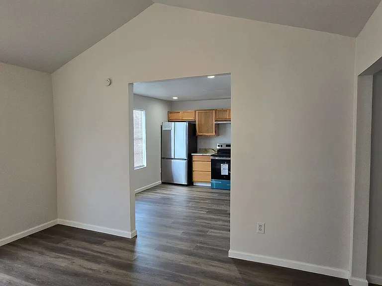 Clems Road Apartments — Photo 6