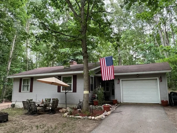 12095 Sable Dr, Stanwood, MI 49346