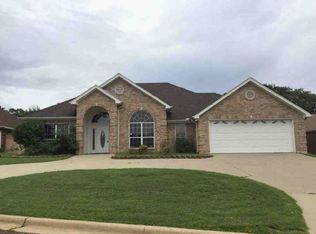 402 Lakewood Dr, Longview, TX 75604