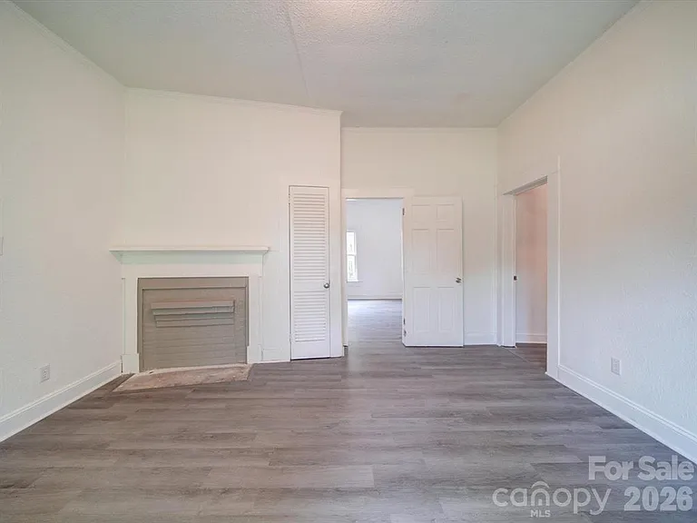 720 S Main St — Photo 17