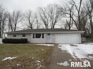2704 W Greenbrier Ln, Peoria, IL