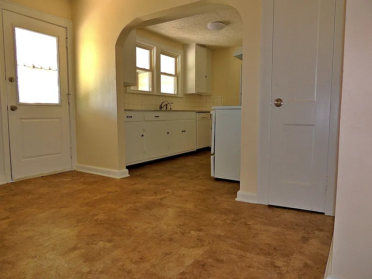 115 Park Dr — Photo 4