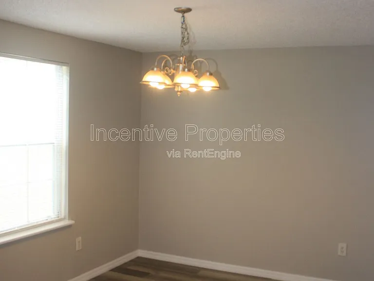 4176 Versailles Dr #D — Photo 17