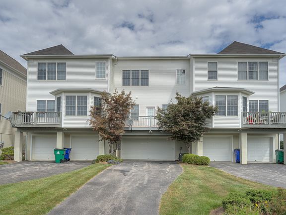 3rd image of 1607 Honeysuckle Dr