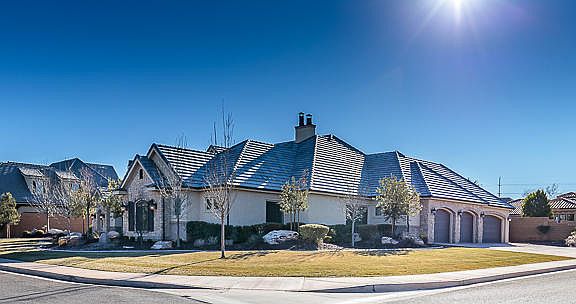 4th image of 228 E Clearwater Dr