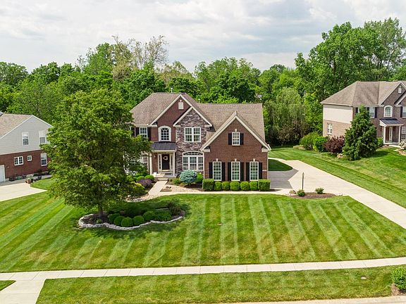 3rd image of 7340 Maple Leaf Ct