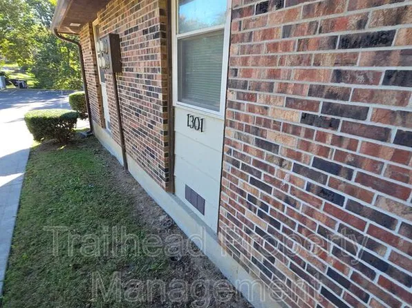 1301 E Frederick St APT F, Independence, MO 64050