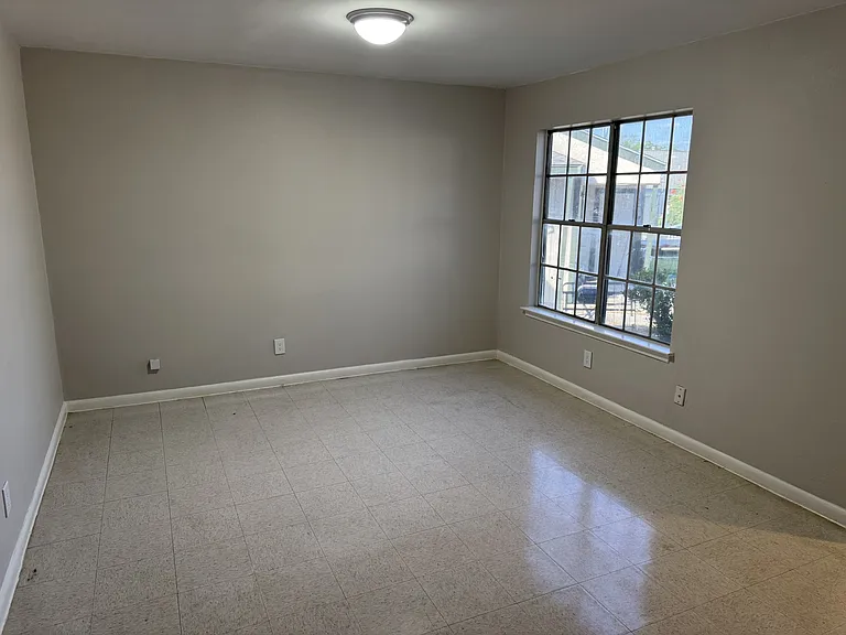 1025 Sutton Dr #101 — Photo 5