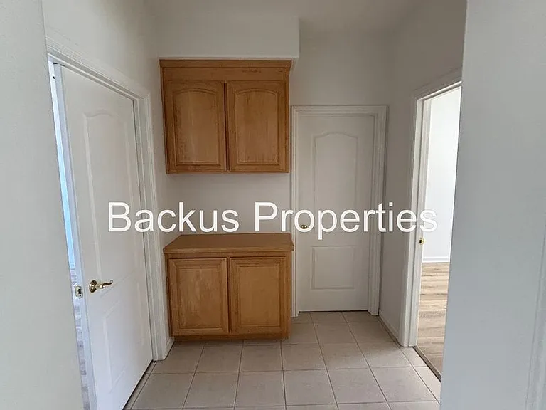 18223 Viewcrest Ln — Photo 10
