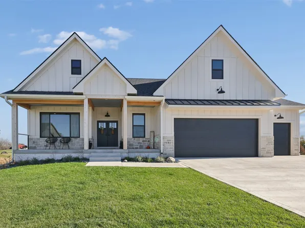 7141 Catalina Ct, Pleasant Hill, IA 50327