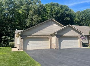37560 N Dianne Ln, New Boston, MI 48164