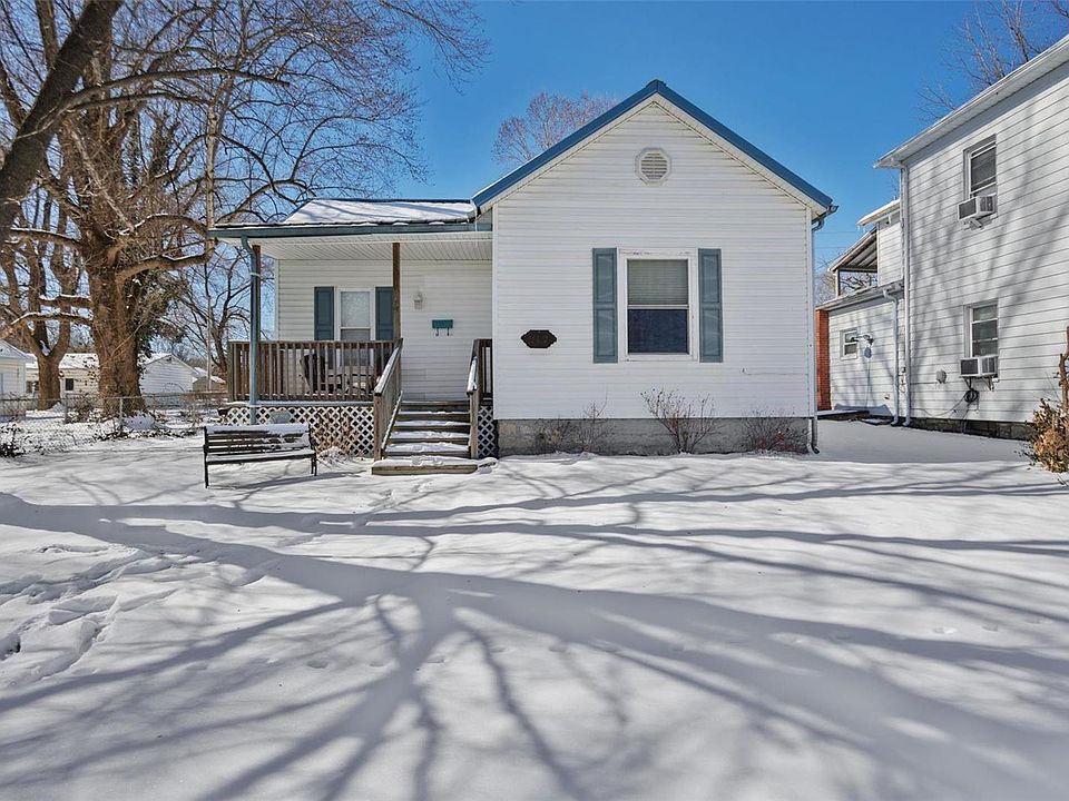 1st image of 812 S 2nd St