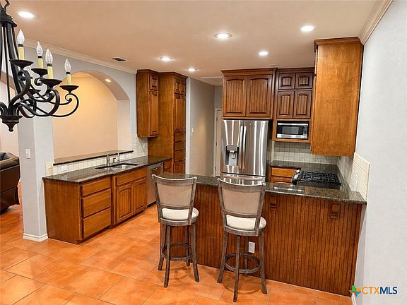 5th image of 216 Amberglow Ct