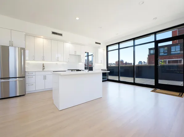 254 Elizabeth Street image 7 of 19