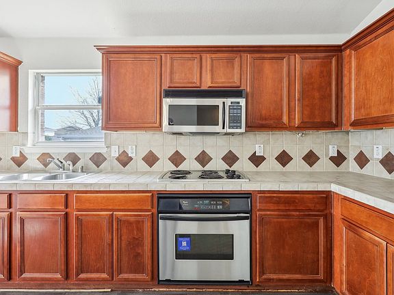 4th image of 134 Bailey Dr #8
