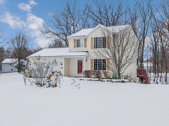 2nd image of 2840 Leaf Ct NE