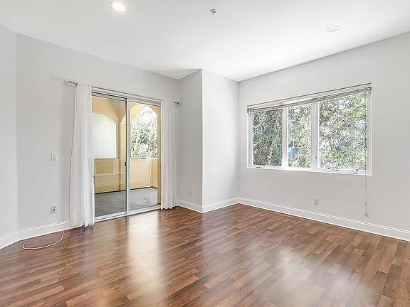 5th image of 11961 Montana Ave APT 203