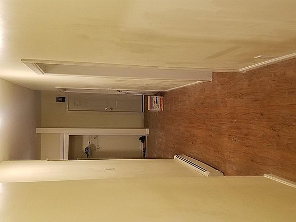 4th image of 934 Western Ave