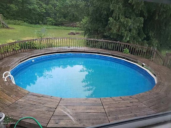5th image of 17009 Myers Lake Ave