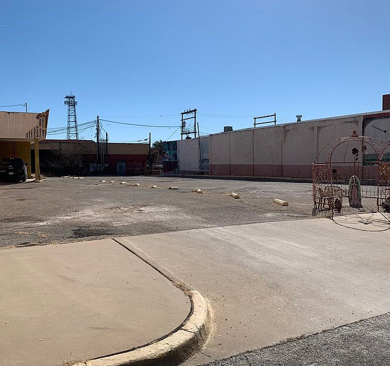 2nd image of 14 W Concho Ave