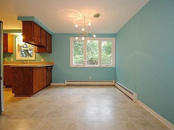 5th image of 3340 La Salle Dr